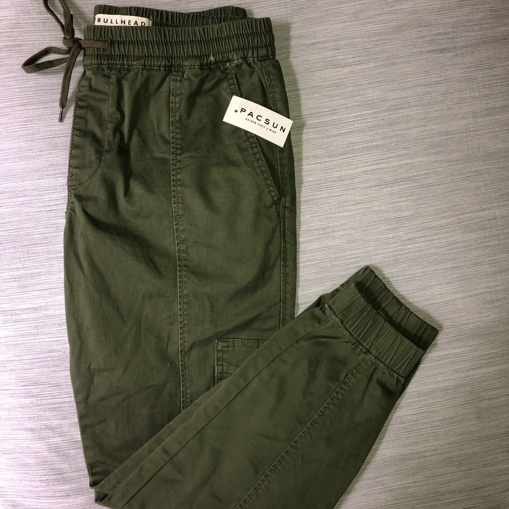 NEVER WORN WITH TAGS